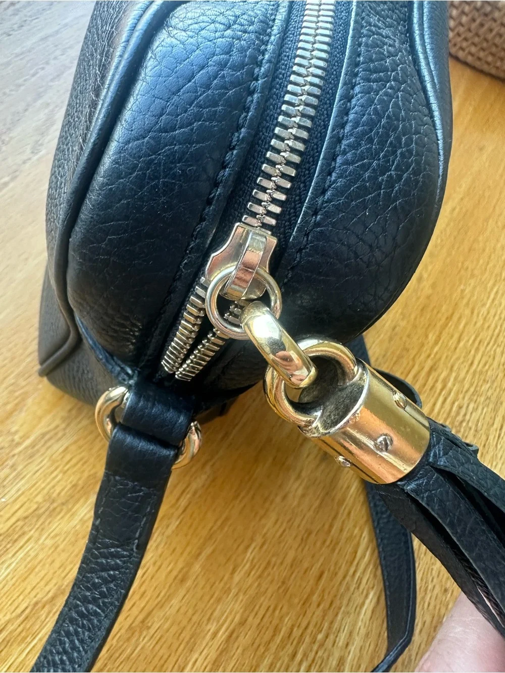 Gucci Soho Disco Black Pebbled Leather Crossbody Bag Tassel Authentic